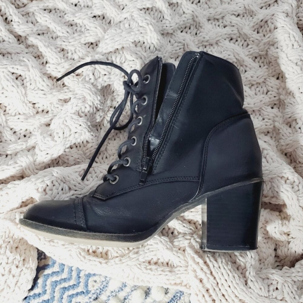 Vintage Y2K MADDEN GIRL "Whipster" Lace Up Prairie Ankle Boots - Picture 8 of 15